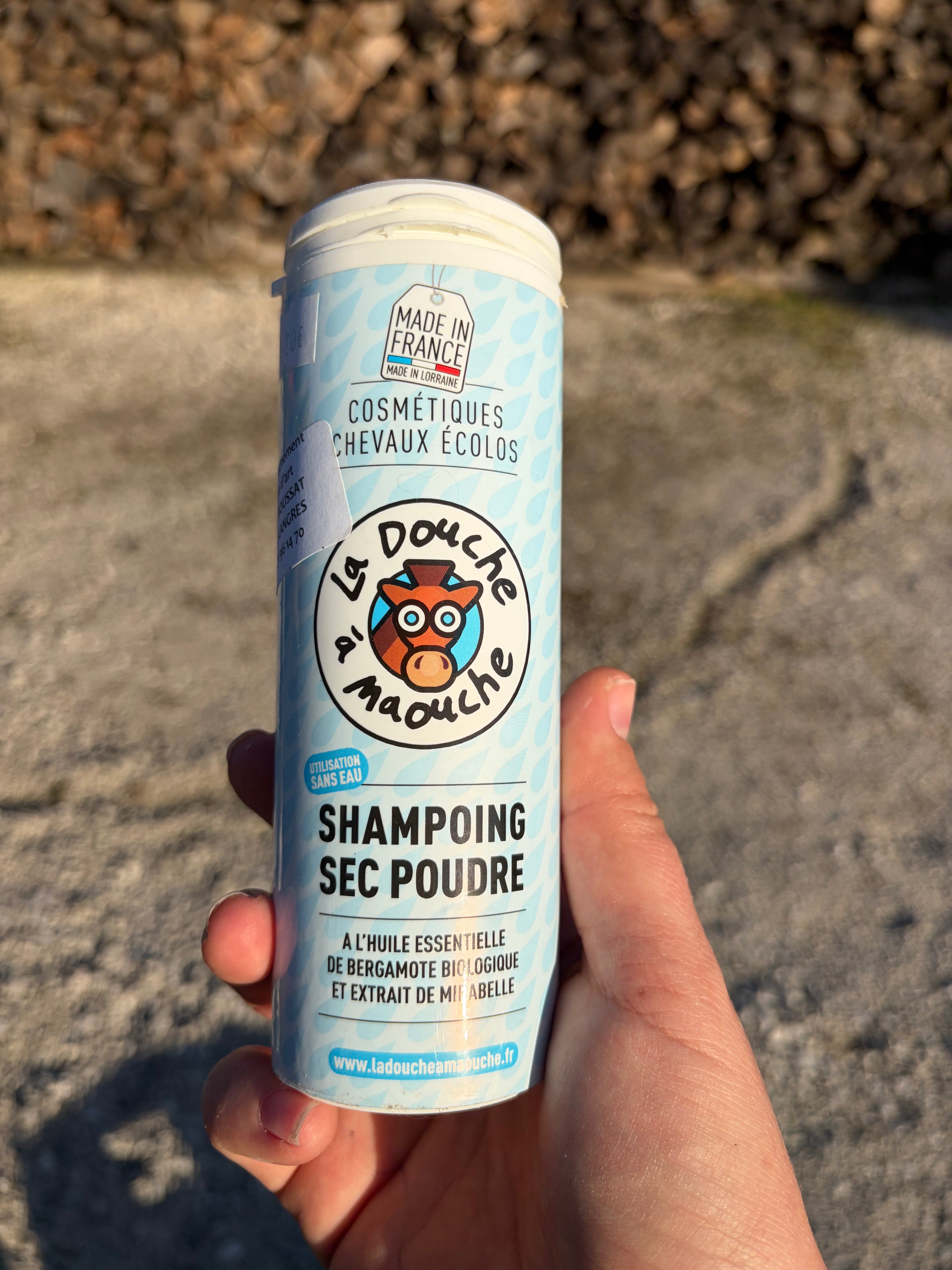 Shampoing sec en poudre pour chevaux - La Douche à Maouche